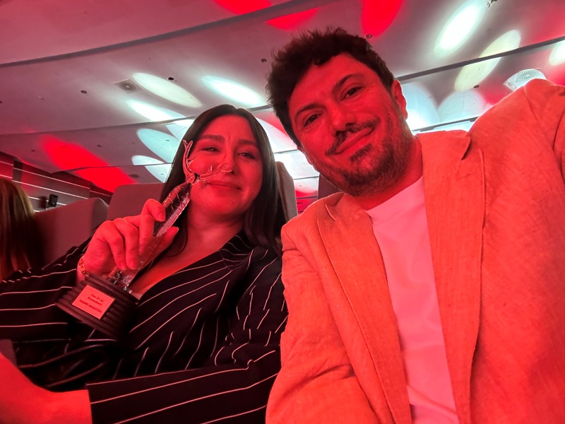 Yılın En İyi Komedyeni Yasemin Sakallıoğlu!  Yılın En İyi Komedyeni Yasemin Sakallıoğlu!